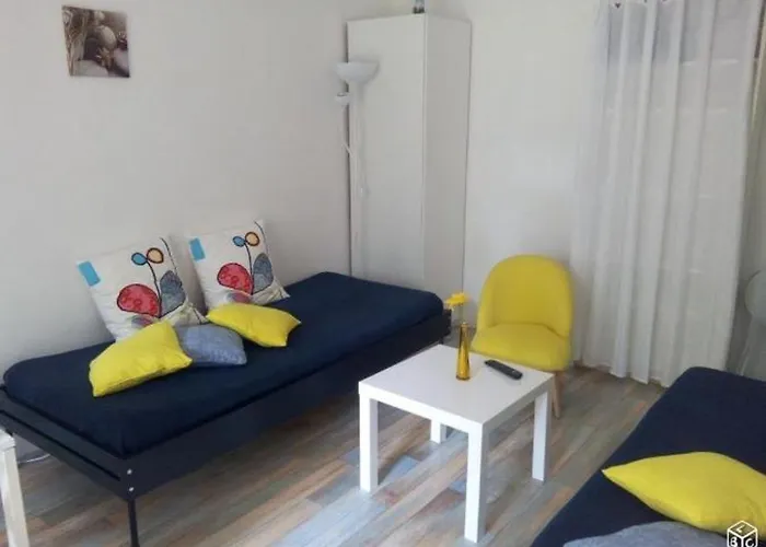 Appartement Situe Plein Sud Avec Balcon