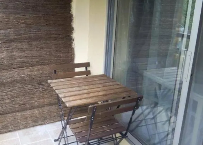 Appartement Situe Plein Sud Avec Balcon